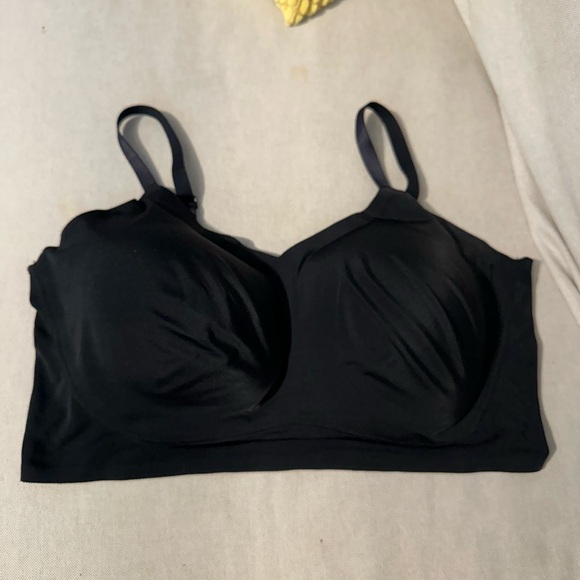 True and co bra - Picture 1 of 3